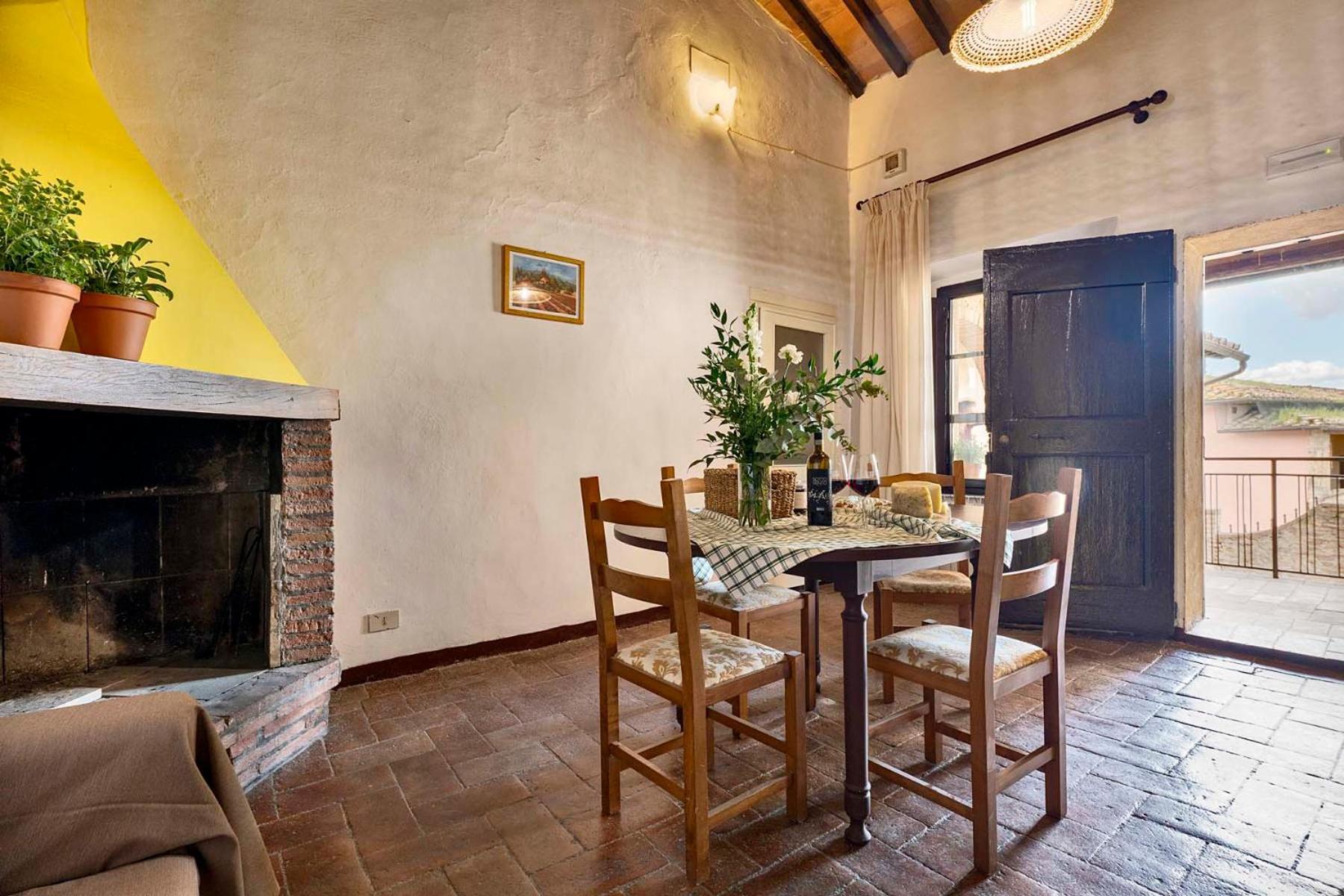 Agriturismo Tenuta Di Mensanello 콜레 발델사 객실 사진
